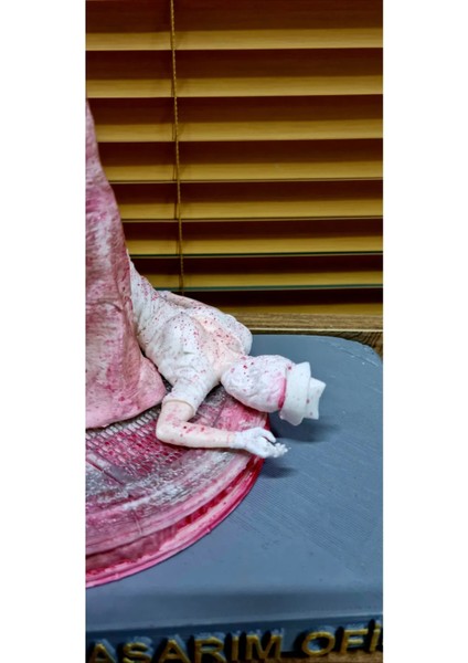 Pyramid Head 29 cm Figür Silent Hill Nurse