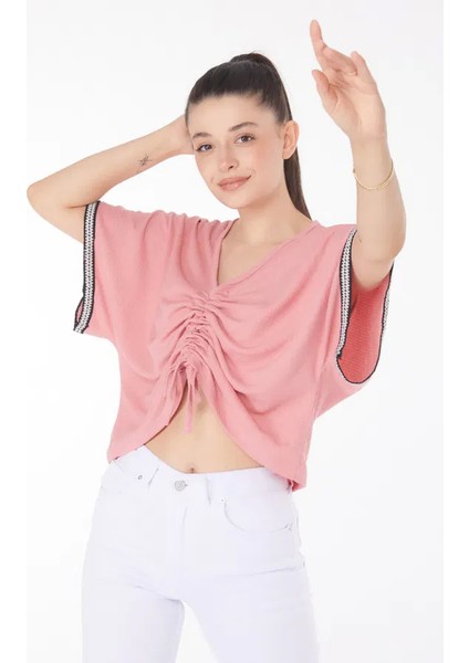 V Yaka Önü Büzgülü Detay Kısa Kol Crop Dökümlü Oversized Pembe Bluz