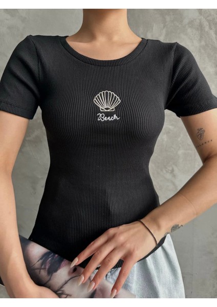 Siyah/beyaz Beach Yazılı Nakışlı Sıfır Yaka Kısa Kollu Trend Bluz modelleri