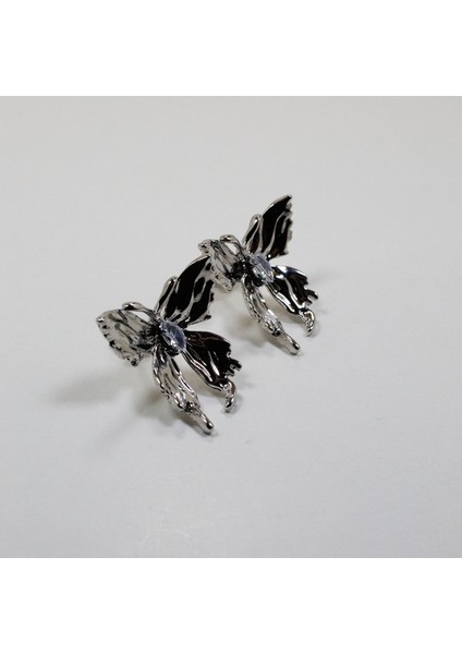 Zirkon Taşlı Kelebek Figürlü Silver Renk Çelik Küpe