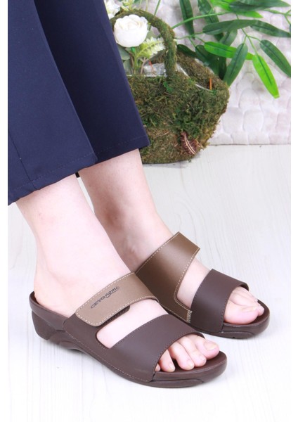 Venedik-15 Kahve Çırt Detaylı Ortapedik Kadın Terlik
