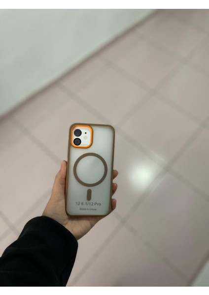 Apple Apple iPhone 12 / 12 Pro Uyumlu Magsafe Destekli Buz Cam Tasarımlı Telefon Kılıfı