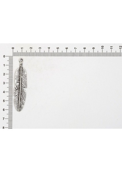 Tüy ve Kanat Figürü Ile Ilgili Metal Aksesuarlar ve Kolye Uçları