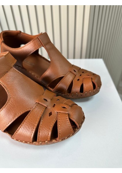 Sahra Deri Önü Kapalı Kadın Sandalet