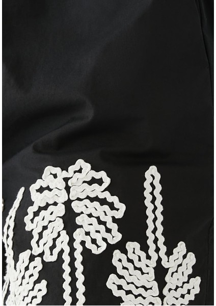 Yaz Ayları Için Şık Armanda Şort fırsatları