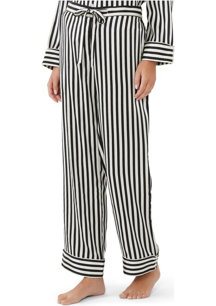 Şık Lila Çizgili Ipek Pijama Takımı