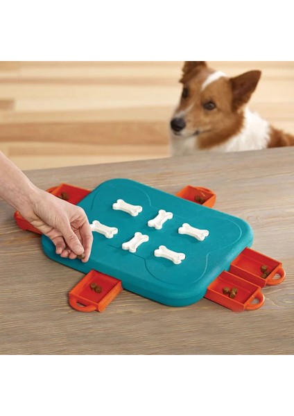 Dog Casino Turquoise Interactive Puzzle Köpek Zeka Oyuncağı fırsatları