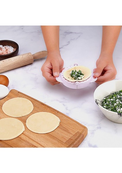 Pratik Plastik Ravioli Poğaça Ve Çiğ Börek Kalıbı 1 Adet