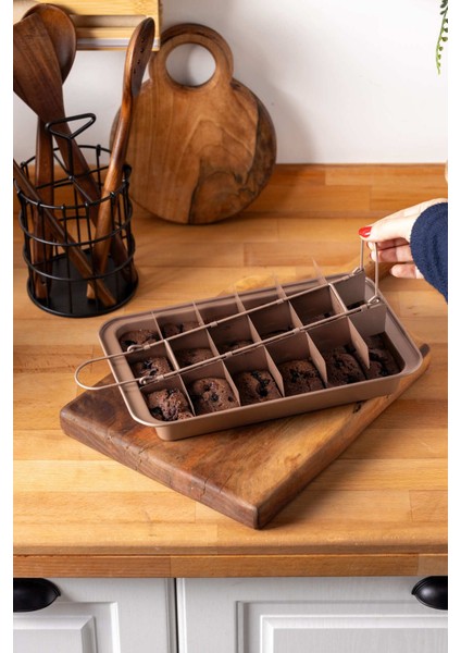 Hernia 18 Bölmeli Brownie Kalıbı