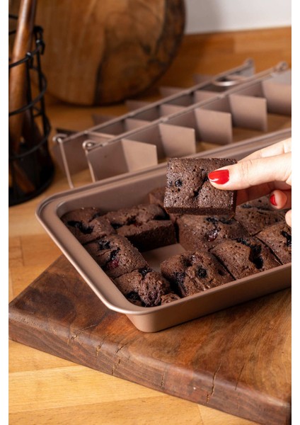 Hernia 18 Bölmeli Brownie Kalıbı