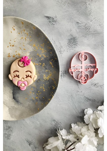 Pembe Emzikli Bebek Kurabiye Kalıbı