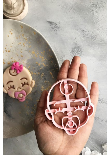 Pembe Emzikli Bebek Kurabiye Kalıbı
