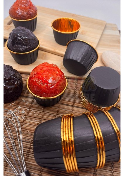 Siyah Parlak Karton 25'Li Kek Kalıbı Kenarı Içi Gold Kaplama Fırında Dağılmayan 6.5X4 cm Muffin Kab fırsatları