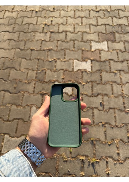 Apple iPhone 15 Pro Kamuflaj Yeşili Lansman Uyumlu Içi Kadife Silikon Kılıf fırsatları