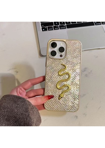 Apple iPhone 15 Pro Max Uyumlu Kılıf Zebana Golden Serpent Silikon Kılıf Gold
