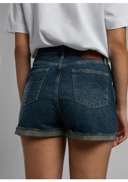Standart Bel Mom Fit Kadın Denim Şort 252 Lcf 121027 Holly 1 Denım modelleri