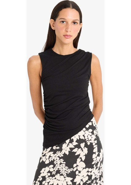 Slim Fit Dar Kesim Bisiklet Yaka Basic Düz Asimetrik Kesim Drapeli Atlet F0358AX25SM