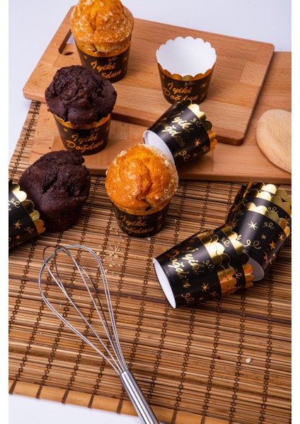 Gold Yaldızlı Siyah 12'li Kek Kalıbı Iyiki Doğdun Yazılı Fırında Dağılmayan 6.5X5 cm Muffin Cupcake