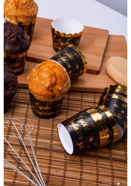 Gold Yaldızlı Siyah 12'li Kek Kalıbı Iyiki Doğdun Yazılı Fırında Dağılmayan 6.5X5 cm Muffin Cupcake fırsatları