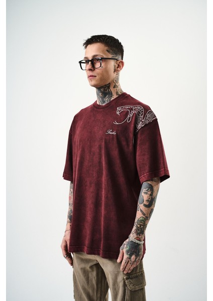 Erkek Snake Nakışlı Yıkamalı Oversize T-Shirt Bordo modelleri
