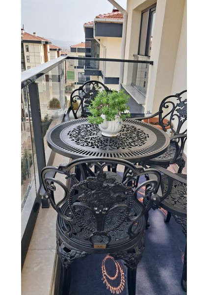 Ferforje Görünümlü Plastik Masa Sandalye Takımı, 150 kg Taşıma Kapasiteli, 2 Yıl , Bahçe, Balkon, Tüm Dış ve Iç Mekanlara Uygun, Beyaz Masa Sandalye Takımı