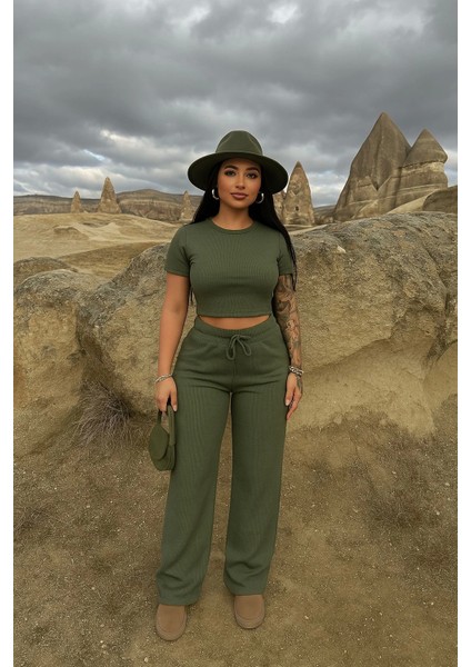 Basic Düz Croptop Regular Kesim Fitilli Bol Paça Eşofman Büstiyer Takım - Çağla Yeşili