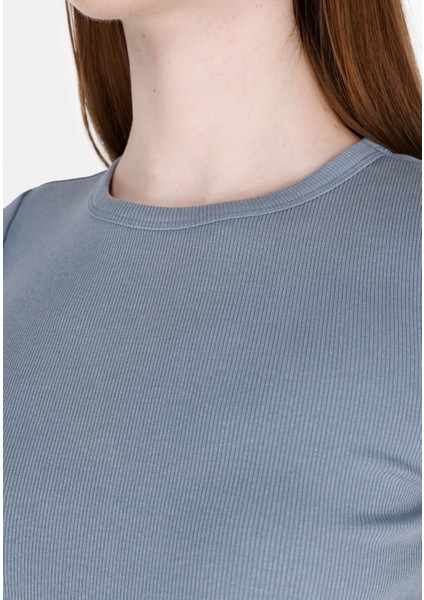 Slim Fit Yuvarlak Yaka Düz Kadın Mavi Kısa Kol Tişört fırsatları
