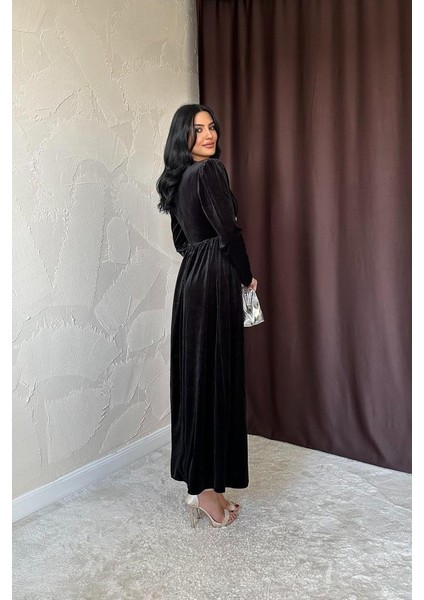 Siyah Göğüs Altı Taşlı Elbise