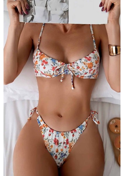 Alt Bağlamalı Çiçek Baskılı Bikini Takımı
