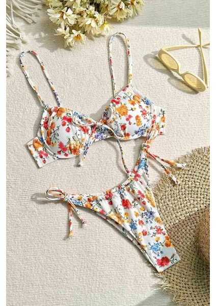 Çiçek Baskılı Bikini Üstü