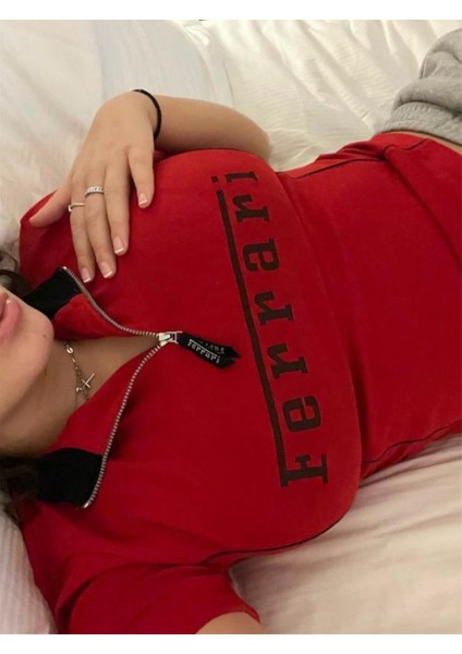 Car Detail Red & Black Baskılı Fermuarlı Crop Bluz modelleri