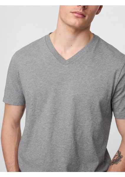V Yaka T-Shirt