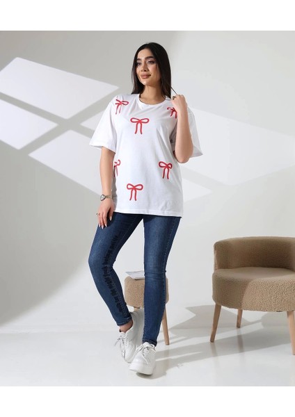 Kırmızı Kurdele Baskılı Bisiklet Yaka Kısa Kollu Hafif Oversize Tişört
