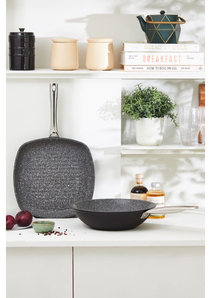 Biogranit Leona Wok Grill Set 28 cm Siyah fiyatları