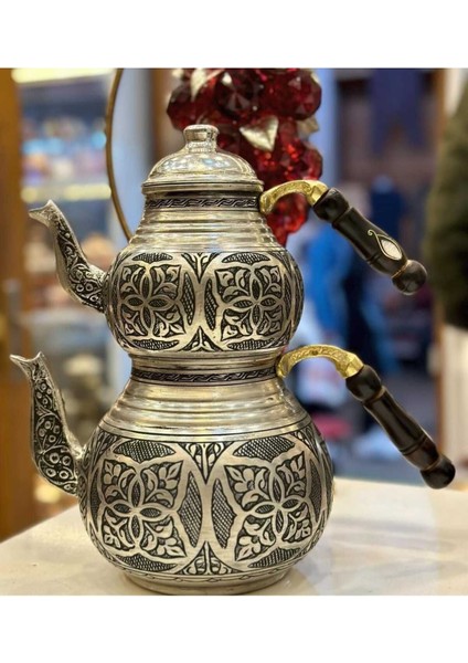El İşlemeli Bakır Çaydanlık, 3L, Şık ve Dayanıklı Tasarım