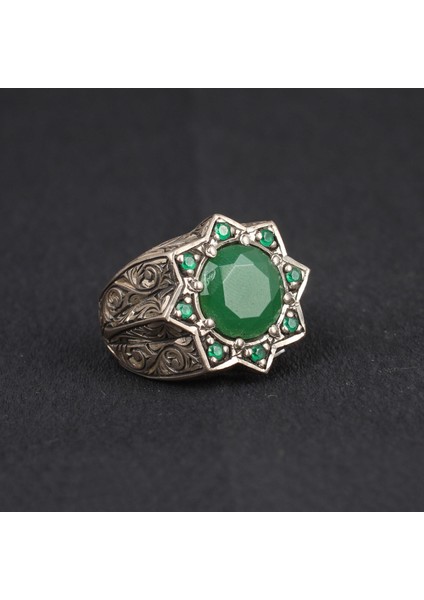 925 Ayar Gümüş Yıldız Motifli Zümrüt Taşlı Elişi Kalemli Erkek Yüzük