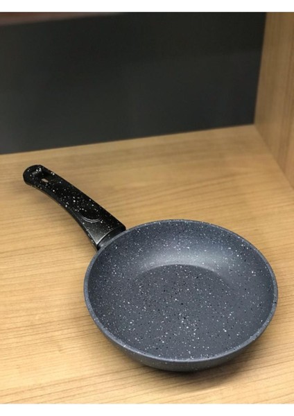 Granit 18 cm Tekli Tava Siyah - Omlet Tavası Kahvaltılık Sos Tava indirimleri