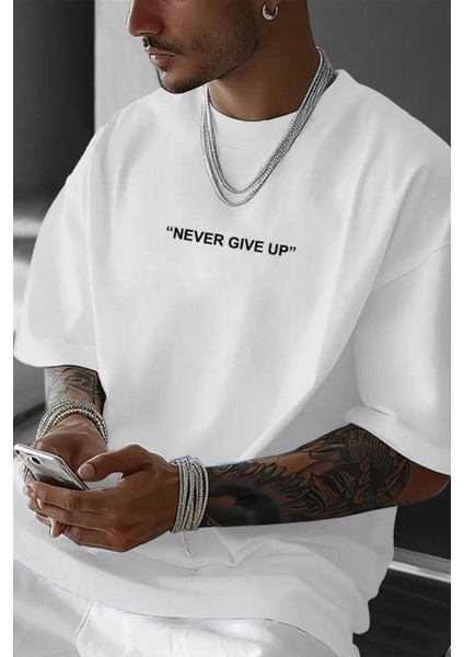 Never Give Up Baskılı Bisiklet Yaka Erkek Tshirt