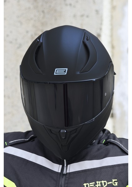 Strada Mat Siyah Kask ( Güneş Vizörlü ) fırsatları