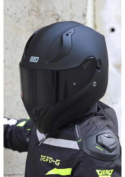 Strada Mat Siyah Kask ( Güneş Vizörlü ) indirimleri