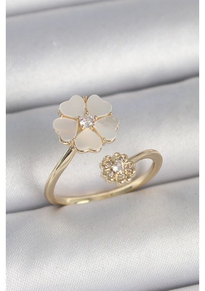 Pirinç Gold Renk Beyaz Mineli Çiçek Model Zirkon Taş Detay Kadın Yüzük