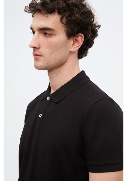 Regular Fit Siyah Pike Dokulu %100 Pamuk Kıvrılmaz Polo Yaka Nakışlı T-shirt 4HC14ORT51000 fırsatları
