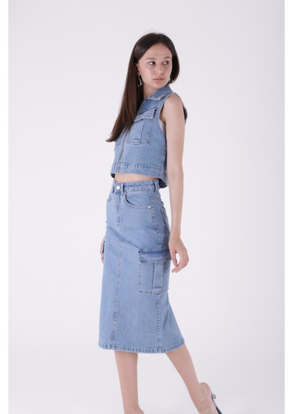 Kolsuz Kısa Boy Cepli ve Astarsız Fermuar Kapamalı Kadın Kot Yelek (1 Parça) Açık Mavi Dört Mevsim modelleri