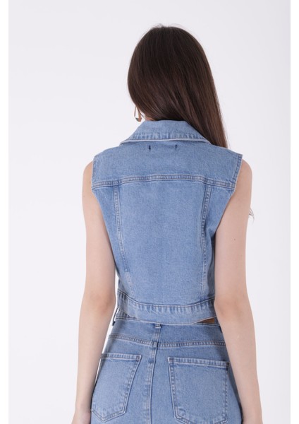 Kolsuz Kısa Boy Cepli ve Astarsız Fermuar Kapamalı Kadın Kot Yelek (1 Parça) Açık Mavi Dört Mevsim fırsatları