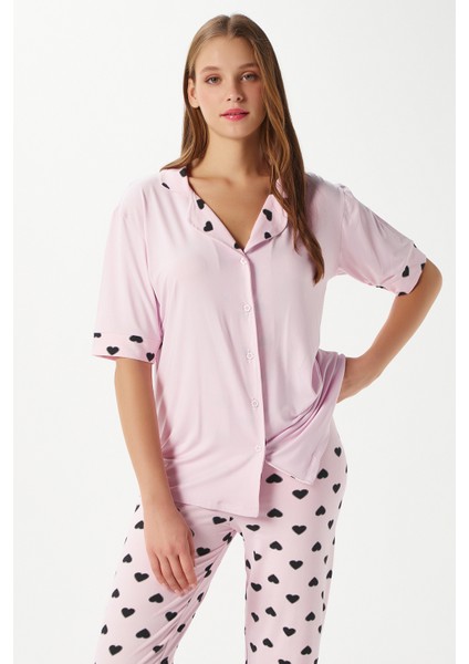 Kadın Lily Yumuşak Doku Pembe Kalpli Ön Düğmeli Kısa Kollu Pijama Takımı