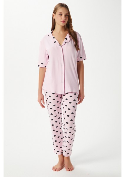 Kadın Lily Yumuşak Doku Pembe Kalpli Ön Düğmeli Kısa Kollu Pijama Takımı