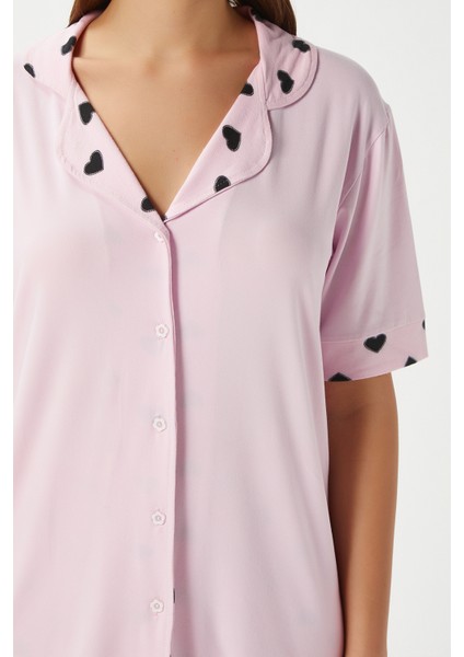 Kadın Lily Yumuşak Doku Pembe Kalpli Ön Düğmeli Kısa Kollu Pijama Takımı