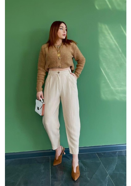 Beli ve Paçası Pens Detaylı Havuç Pantolon Krem modelleri