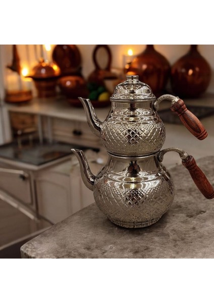 El Yapımı Piramit Desenli Bakır Çaydanlık, Büyük Boy, Şık ve Dayanıklı, 2,65 L
