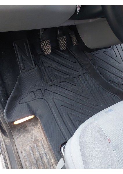 Volkswagen Transporter T6 2015-2019 5d Premium Havuzlu Oto Paspas